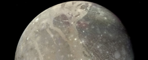 Исследователи NASA впервые обнаружили пары воды в атмосфере Ганимеда.